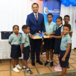 CEO Veemal Gungadin with MP Arvin Babajee,senior officers from MoE and Le Morne Government School&rsquo;s headmaster, among others