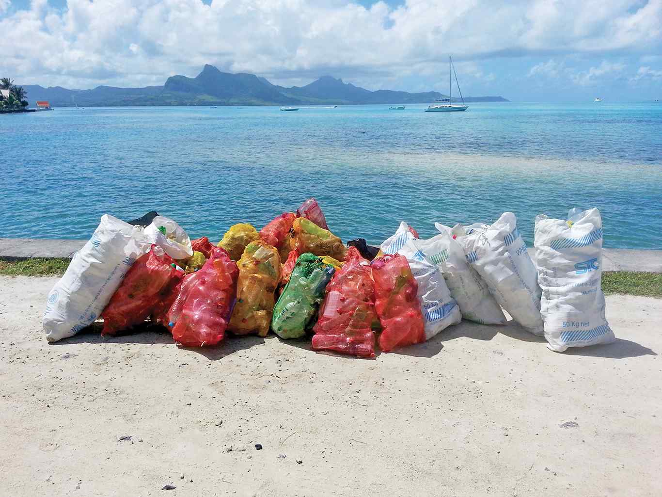 Zones côtières à Maurice: Qui protège nos plages?