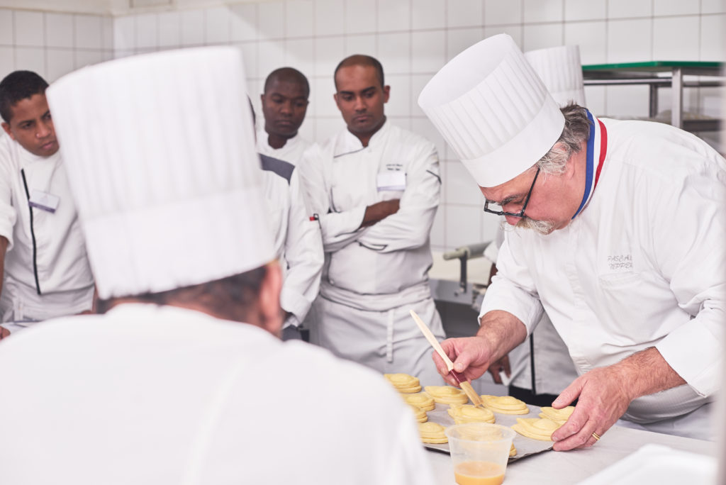 Service à la française à Maurice