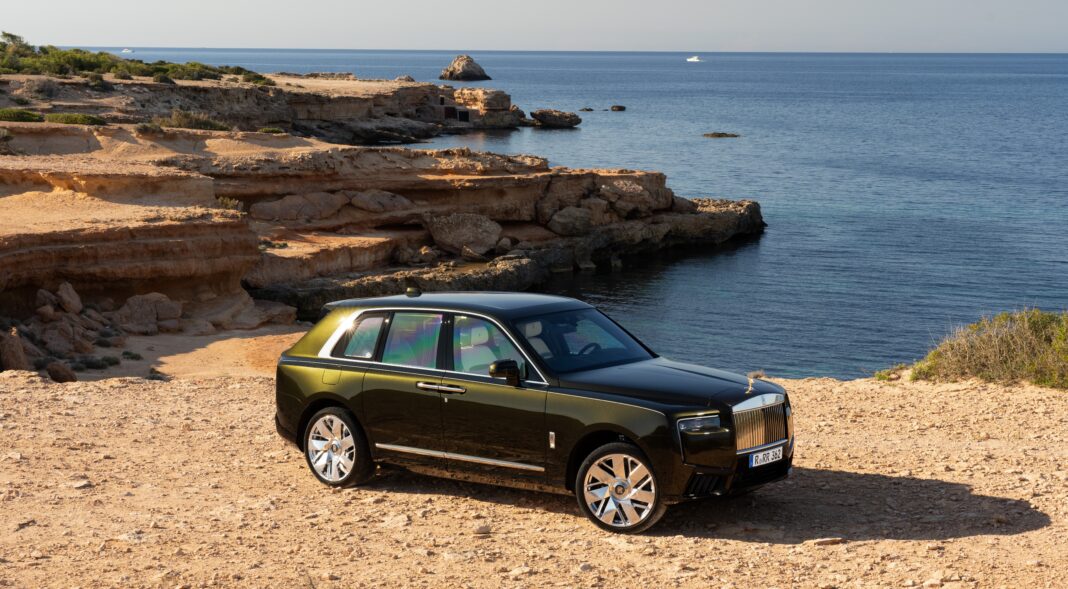 Rolls-Royce Cullinan Series II Luxurian Finished in Olivin, Image 5, 2025