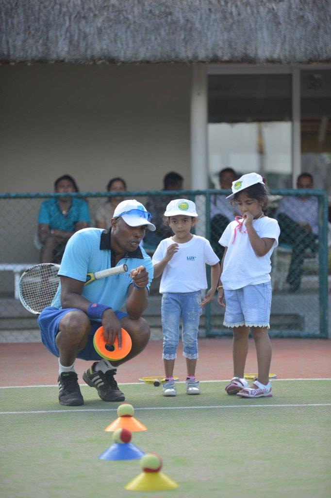 LUX* BELLE MARE - Les enfants initiés au Teddy Tennis