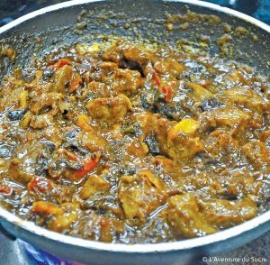 Agneau façon tajine et ses médaillons de fruit a pain parfumés à la cardamone