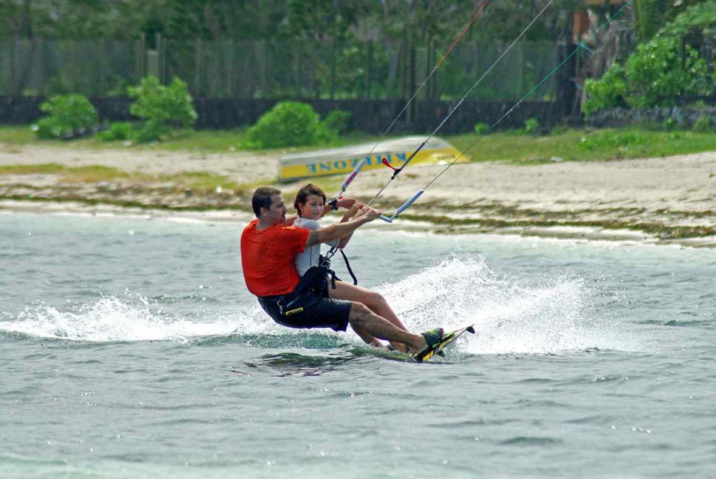 Kiteurs du coeur : sport nautique pour tous à Maurice