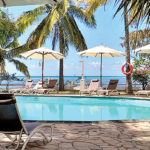 les-cocotiers-pool