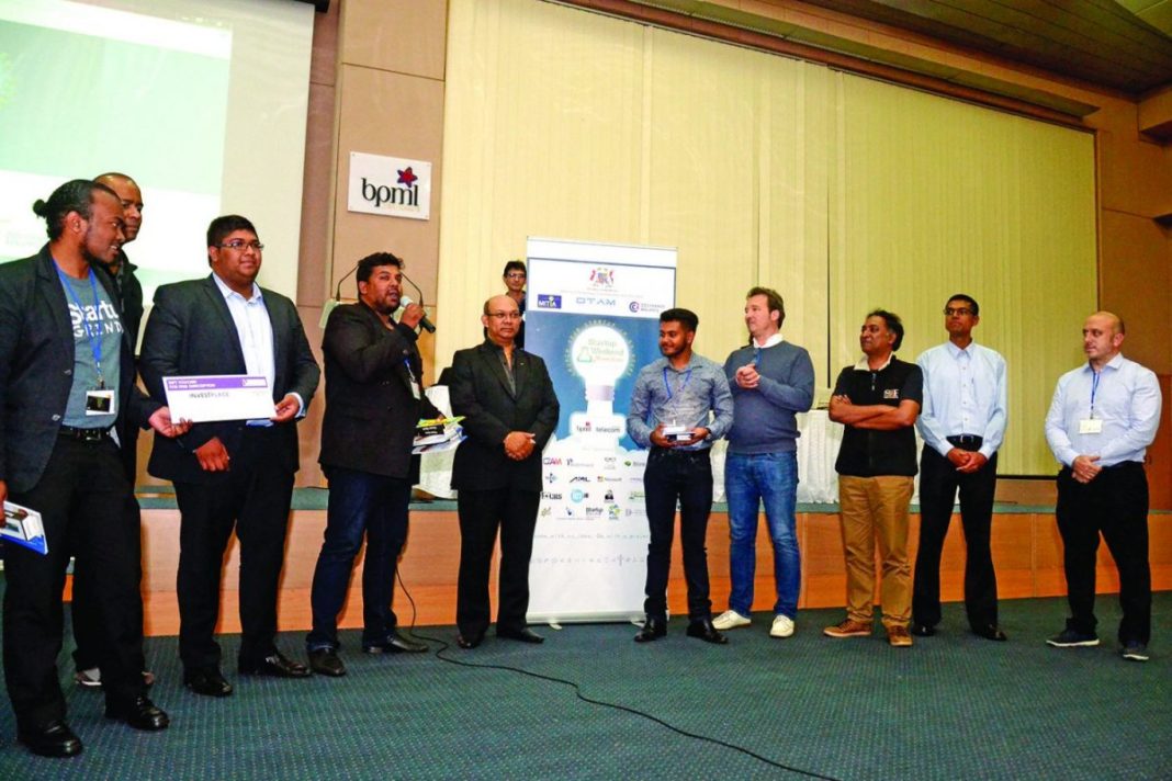 Molesson.mu remporte la première édition du Startup Weekend Mauritius